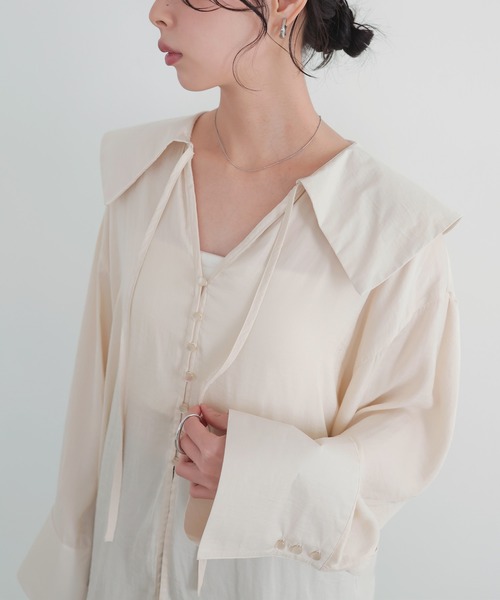 LIAN（リアン）の「ビッグカラーシアースキッパーブラウス（シャツ/ブラウス・レディース・ブラック/ベージュ/ブルー/オフホワイト・FREE）」の21枚目の写真