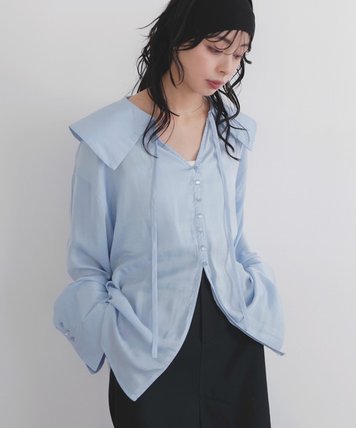 LIAN（リアン）の「ビッグカラーシアースキッパーブラウス（シャツ/ブラウス・レディース・ブラック/ベージュ/ブルー/オフホワイト・FREE）」の6枚目の写真