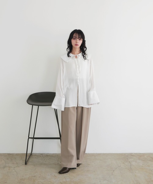 LIAN（リアン）の「ビッグカラーシアースキッパーブラウス（シャツ/ブラウス・レディース・ブラック/ベージュ/ブルー/オフホワイト・FREE）」の13枚目の写真