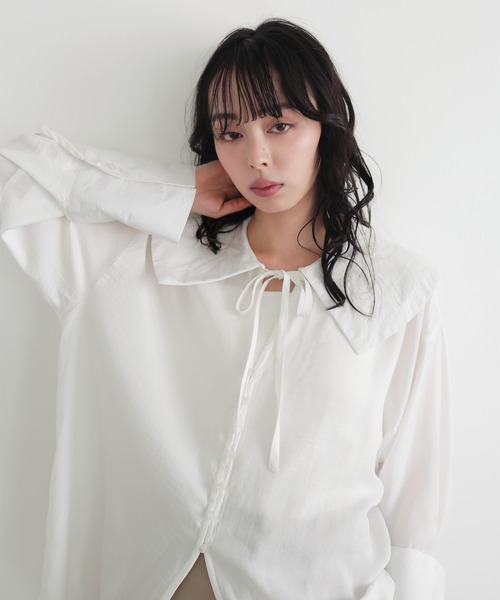 LIAN（リアン）の「ビッグカラーシアースキッパーブラウス（シャツ/ブラウス・レディース・ブラック/ベージュ/ブルー/オフホワイト・FREE）」の15枚目の写真