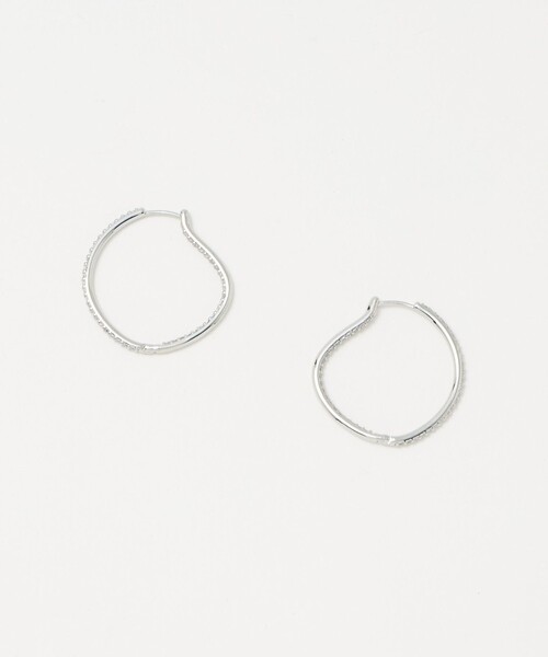UNITED ARROWS(ユナイテッドアローズ)の「デフォルメ フープピアス(ピアス(両耳用)・レディース・シルバー・FREE)」の1枚目の写真