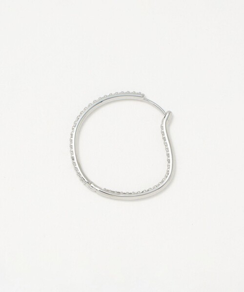 UNITED ARROWS(ユナイテッドアローズ)の「デフォルメ フープピアス(ピアス(両耳用)・レディース・シルバー・FREE)」の2枚目の写真