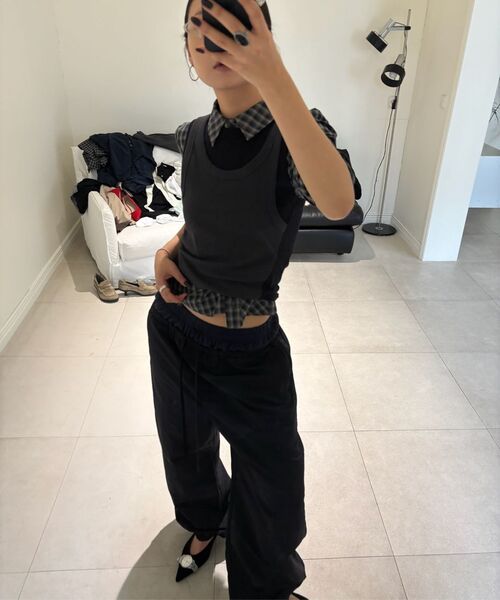 LCDC TM(エルシーディーシーティーエム)の「DOUBLE LAYERED SLEEVELESS TOP (BLACK)(Tシャツ/カットソー・レディース・その他・SMALL/MEDIUM)」の2枚目の写真