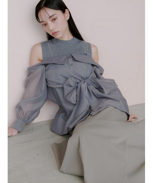 SNIDEL（スナイデル）の「デザインシャツレイヤードニットトップス（ニット/セーター・レディース・ホワイト/サックスブルー/グレー・F）」の4枚目の写真