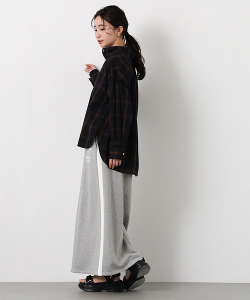 Gready Brilliant(グレディブリリアン)の「サイドラインロゴスカート(スカート・レディース・チャコールグレー/トップグレー・38)」の20枚目の写真
