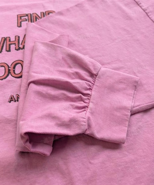 Dalfwin(ダールフィン)の「韓国ファッション FINDピグメント加工英字プリント長袖Tシャツ(Tシャツ/カットソー・レディース・チャコールグレー/ピンク・FREE)」の20枚目の写真