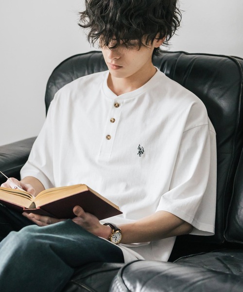 U.S. POLO ASSN.(ユーエスポロアッスン)の「U.S. POLO ASSN. ユーエスポロアッスン 別注コラボワンポイントロゴ刺繍天竺ヘンリーネック半袖Tシャツ(Tシャツ/カットソー・メンズ・ブラウン/ホワイト/ベージュ/チャコール/ネイビー/ブラック/ワイン・M/XL/L)」の14枚目の写真