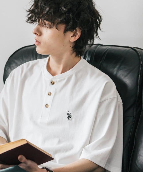 U.S. POLO ASSN.(ユーエスポロアッスン)の「U.S. POLO ASSN. ユーエスポロアッスン 別注コラボワンポイントロゴ刺繍天竺ヘンリーネック半袖Tシャツ(Tシャツ/カットソー・メンズ・ブラウン/ホワイト/ベージュ/チャコール/ネイビー/ブラック/ワイン・M/XL/L)」の15枚目の写真