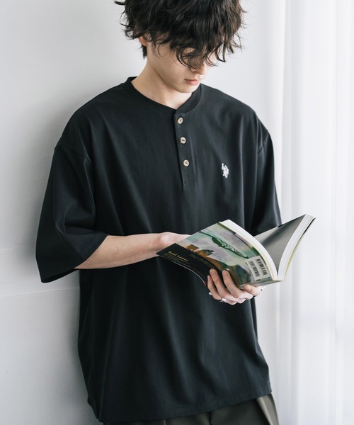 U.S. POLO ASSN.(ユーエスポロアッスン)の「U.S. POLO ASSN. ユーエスポロアッスン 別注コラボワンポイントロゴ刺繍天竺ヘンリーネック半袖Tシャツ(Tシャツ/カットソー・メンズ・ブラウン/ホワイト/ベージュ/チャコール/ネイビー/ブラック/ワイン・M/XL/L)」の20枚目の写真