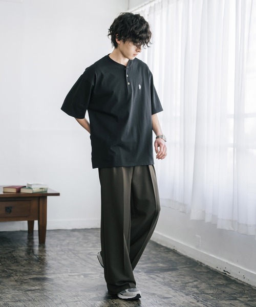 U.S. POLO ASSN.(ユーエスポロアッスン)の「U.S. POLO ASSN. ユーエスポロアッスン 別注コラボワンポイントロゴ刺繍天竺ヘンリーネック半袖Tシャツ(Tシャツ/カットソー・メンズ・ブラウン/ホワイト/ベージュ/チャコール/ネイビー/ブラック/ワイン・M/XL/L)」の21枚目の写真