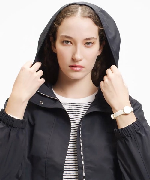 LACOSTE（ラコステ）の「インパーテッドプリーツ Aラインマウンテンパーカー（マウンテンパーカー・レディース・ブラック/ベージュ・40/38/36/34）」の4枚目の写真