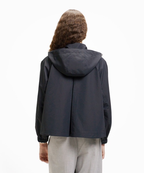 LACOSTE（ラコステ）の「インパーテッドプリーツ Aラインマウンテンパーカー（マウンテンパーカー・レディース・ブラック/ベージュ・40/38/36/34）」の5枚目の写真