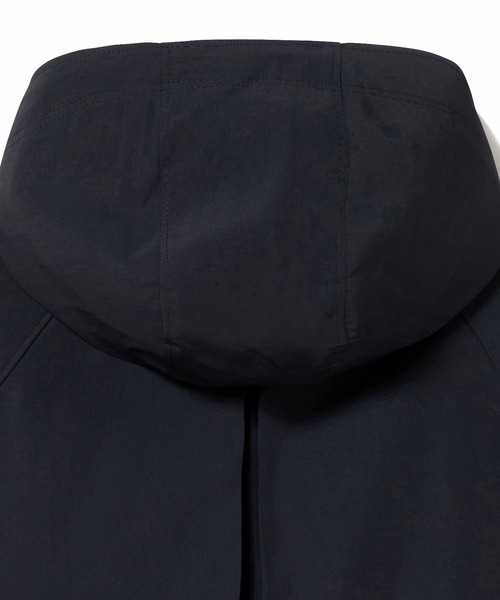 LACOSTE（ラコステ）の「インパーテッドプリーツ Aラインマウンテンパーカー（マウンテンパーカー・レディース・ブラック/ベージュ・40/38/36/34）」の15枚目の写真