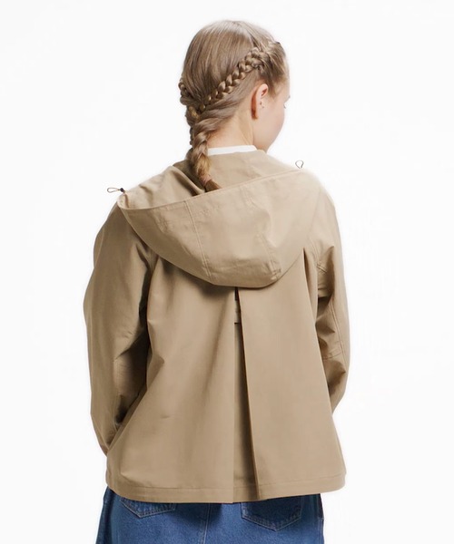 LACOSTE（ラコステ）の「インパーテッドプリーツ Aラインマウンテンパーカー（マウンテンパーカー・レディース・ブラック/ベージュ・40/38/36/34）」の19枚目の写真