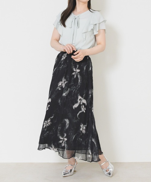 MISCH MASCH(ミッシュマッシュ)の「2026春夏新作 ニュアンスフラワーシアーロングスカート(スカート・レディース・ブラック・フリ-)」の5枚目の写真