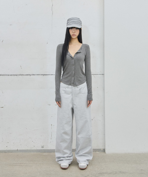41PRAY(サイルプレイ)の「Long-Sleeve Button Cardigan / Dark Grey(カーディガン/ボレロ・レディース・ダークグレー・OS)」の2枚目の写真