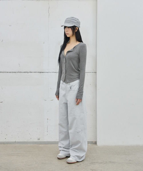 41PRAY(サイルプレイ)の「Long-Sleeve Button Cardigan / Dark Grey(カーディガン/ボレロ・レディース・ダークグレー・OS)」の3枚目の写真