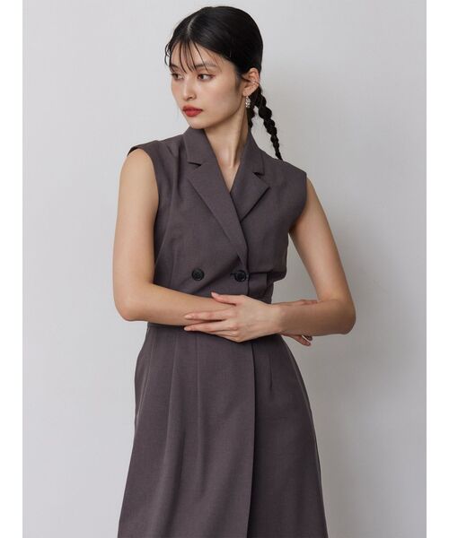 MURUA(ムルーア)の「【接触冷感】テーラードライクワンピース 夏服(ワンピース・レディース・ベージュ/ブルー/グレー・2/1)」の9枚目の写真