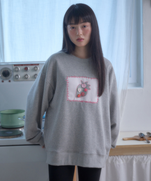 ambler（エムブラー）の「ストロベリーボタン アプリケ刺繍スウェットTシャツ AMM1404 (メランジ)（スウェット・レディース・その他・SMALL/MEDIUM）」の3枚目の写真