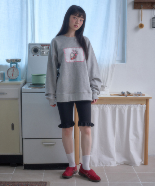 ambler（エムブラー）の「ストロベリーボタン アプリケ刺繍スウェットTシャツ AMM1404 (メランジ)（スウェット・レディース・その他・SMALL/MEDIUM）」の5枚目の写真