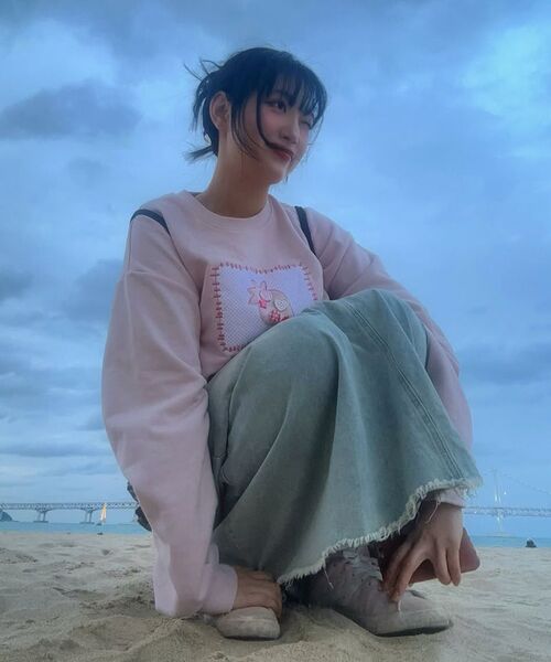 ambler（エムブラー）の「ストロベリーボタン アプリケ刺繍スウェットTシャツ AMM1404 (メランジ)（スウェット・レディース・その他・SMALL/MEDIUM）」の7枚目の写真