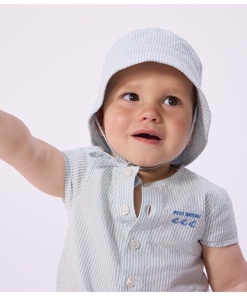 PETIT BATEAU（プチバトー）の「紐つきシアサッカークロシェ（ハット・キッズ・ホワイト×ブルー・6MONTH/18MONTH/36MONTH）」の2枚目の写真