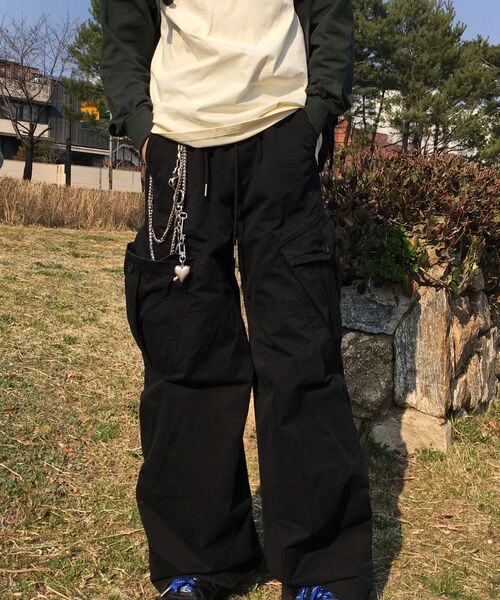INDUST(インダスト)の「ウォッシュドマルチポケットカーゴワイドパンツ_ブラック(その他パンツ・レディース・ブラック・1(S)/2(M)/3(L))」の4枚目の写真