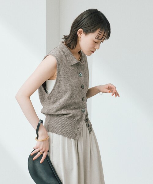 RIVE DROITE（リヴドロワ）の「予約【抜け感のある印象に】メランジポロカラーベスト（ニット/セーター・レディース・モカ/グレー・FREE）」の16枚目の写真