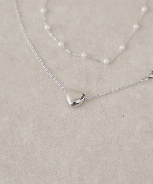 Chico（チコ）の「ハートモチーフ付きアシメデザインネックレス（ネックレス・レディース・ゴールド/シルバー・FREE）」の4枚目の写真