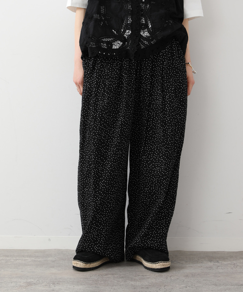 JOURNAL STANDARD LUXE(ジャーナルスタンダード ラックス)の「ドットプリントフロントタックパンツ(その他パンツ・レディース・ブラック・FREE)」の1枚目の写真