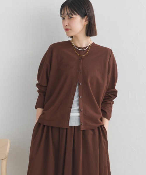 OMNES（オムネス）の「接触冷感クルーネック長袖カーディガン（カーディガン/ボレロ・レディース・グレー系その他/ブラウン/レッド/ダークグレー/ミント/イエロー・FREE）」の17枚目の写真