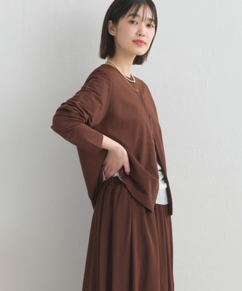 OMNES（オムネス）の「接触冷感クルーネック長袖カーディガン（カーディガン/ボレロ・レディース・グレー系その他/ブラウン/レッド/ダークグレー/ミント/イエロー・FREE）」の18枚目の写真