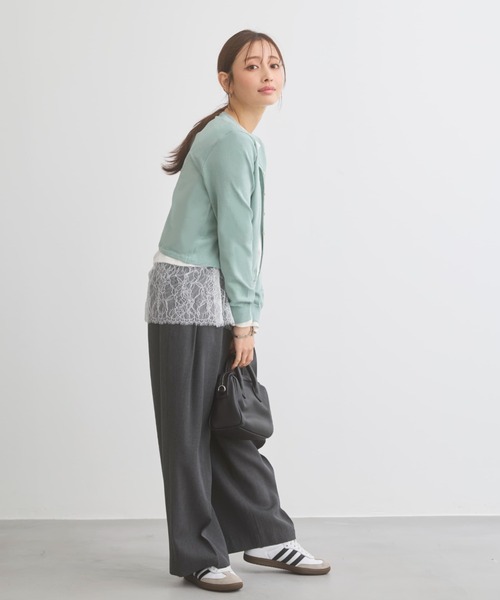 COHINA(コヒナ)の「グロッシーゴールドボタンカーディガン 【低身長・小柄女性】(カーディガン/ボレロ・レディース・ブルー/ネイビー/ホワイト/ピンク・ONE SIZE)」の9枚目の写真