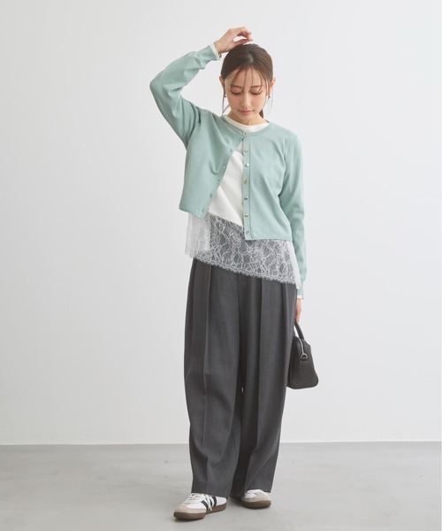 COHINA(コヒナ)の「グロッシーゴールドボタンカーディガン 【低身長・小柄女性】(カーディガン/ボレロ・レディース・ブルー/ネイビー/ホワイト/ピンク・ONE SIZE)」の8枚目の写真