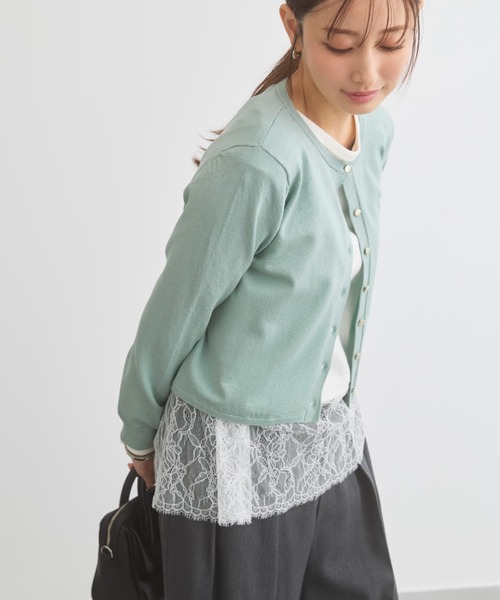 COHINA(コヒナ)の「グロッシーゴールドボタンカーディガン 【低身長・小柄女性】(カーディガン/ボレロ・レディース・ブルー/ネイビー/ホワイト/ピンク・ONE SIZE)」の5枚目の写真