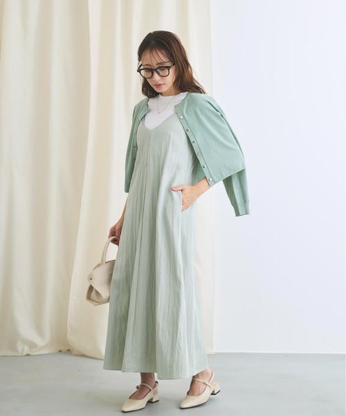 COHINA(コヒナ)の「グロッシーゴールドボタンカーディガン 【低身長・小柄女性】(カーディガン/ボレロ・レディース・ブルー/ネイビー/ホワイト/ピンク・ONE SIZE)」の10枚目の写真