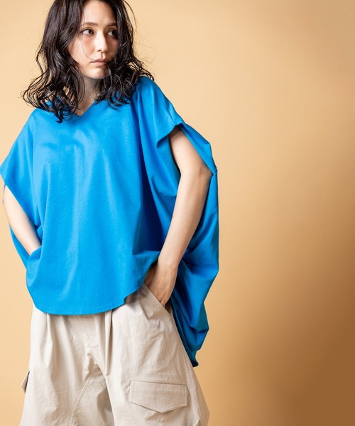OSMOSIS(オズモーシス)の「Vネックサイドドレーププルオーバー(Tシャツ/カットソー・レディース・チャコール/ブルー/ホワイト/ブラック/ライトグリーン・ONE SIZE)」の9枚目の写真