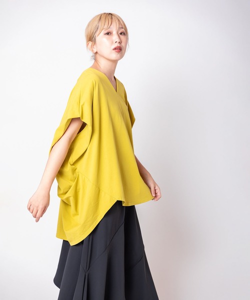 OSMOSIS(オズモーシス)の「Vネックサイドドレーププルオーバー(Tシャツ/カットソー・レディース・チャコール/ブルー/ホワイト/ブラック/ライトグリーン・ONE SIZE)」の14枚目の写真