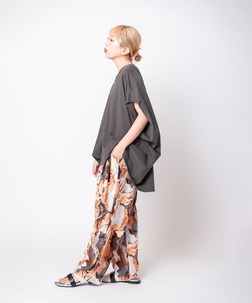 OSMOSIS(オズモーシス)の「Vネックサイドドレーププルオーバー(Tシャツ/カットソー・レディース・チャコール/ブルー/ホワイト/ブラック/ライトグリーン・ONE SIZE)」の16枚目の写真