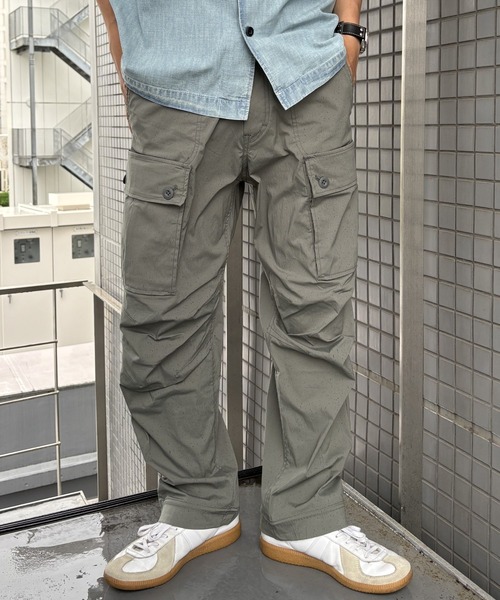 G-STAR(ジースター)の「Relaxed Trainer Cargo/リラックスワイドトレイナーカーゴパンツ/ドローコードウエスト(カーゴパンツ・メンズ・グレー・28/30/34/30/36/30/29/30/30/30/31/30/32/30/33/30)」の1枚目の写真