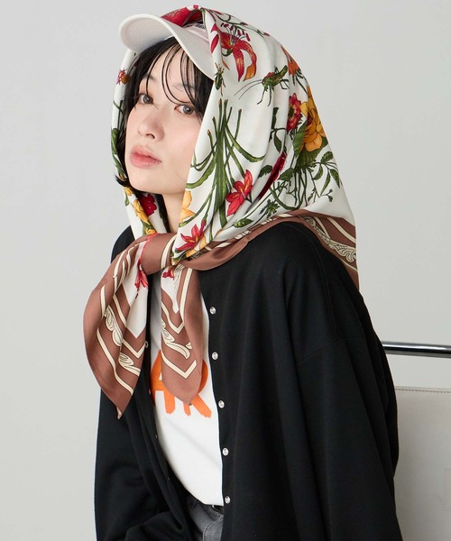BONLECILL Marche(ボンルシールマルシェ)の「【BONLECILL Marche】アソート柄大判スカーフ 90×90(バンダナ/スカーフ・レディース・ブラック系1/ブラック/ホワイト/ブラウン・FREE)」の4枚目の写真