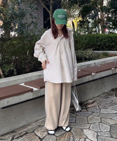 ISOOK(アイスー)の「【ISOOK / アイスー】配色ラインワイドパンツ / トラックパンツ ジャージ ビッグシルエット ドロスト ZOZOTOWN限定(スウェットパンツ・レディース・グレー/ブラック/ベージュ・FREE)」の13枚目の写真