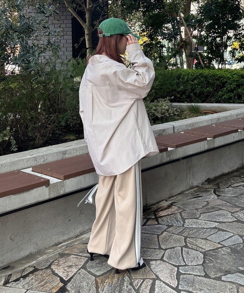 ISOOK(アイスー)の「【ISOOK / アイスー】配色ラインワイドパンツ / トラックパンツ ジャージ ビッグシルエット ドロスト ZOZOTOWN限定(スウェットパンツ・レディース・グレー/ブラック/ベージュ・FREE)」の14枚目の写真