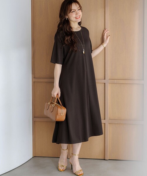 23区 L(ニジュウサンクオオキイサイズ)の「レーヨンポリエステルストレッチ ニット フレア ワンピース(ワンピース・レディース・ダークブラウン系・48/44)」の8枚目の写真