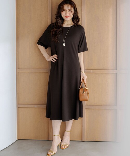 23区 L(ニジュウサンクオオキイサイズ)の「レーヨンポリエステルストレッチ ニット フレア ワンピース(ワンピース・レディース・ダークブラウン系・48/44)」の9枚目の写真