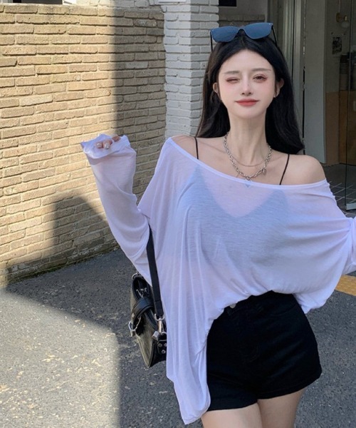 Ritzy（リッツィー）の「オーバーサイズ  オフショルダーボーダーシアー T シャツ（Tシャツ/カットソー・レディース・ブラック×ホワイト/ホワイト/ブラック・M/S）」の17枚目の写真