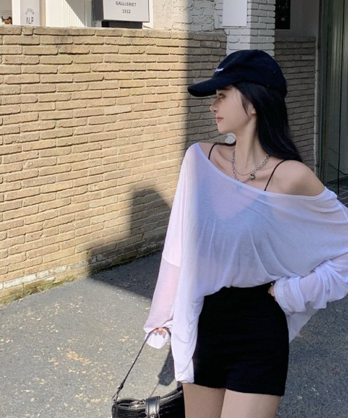 Ritzy（リッツィー）の「オーバーサイズ  オフショルダーボーダーシアー T シャツ（Tシャツ/カットソー・レディース・ブラック×ホワイト/ホワイト/ブラック・M/S）」の18枚目の写真