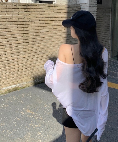 Ritzy（リッツィー）の「オーバーサイズ  オフショルダーボーダーシアー T シャツ（Tシャツ/カットソー・レディース・ブラック×ホワイト/ホワイト/ブラック・M/S）」の19枚目の写真