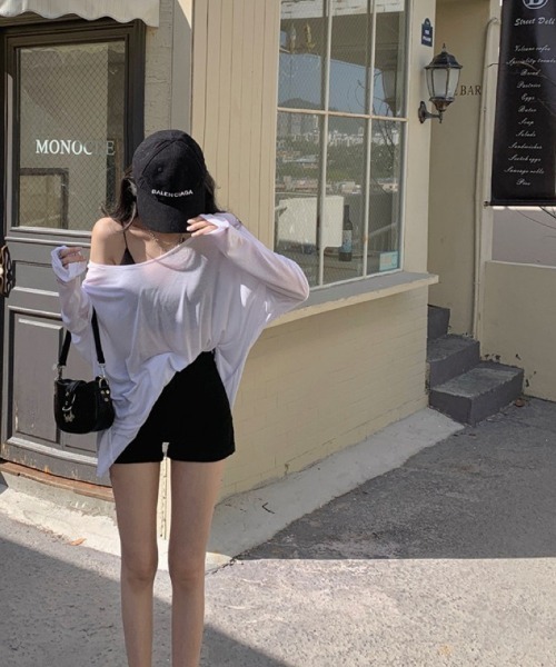 Ritzy（リッツィー）の「オーバーサイズ  オフショルダーボーダーシアー T シャツ（Tシャツ/カットソー・レディース・ブラック×ホワイト/ホワイト/ブラック・M/S）」の20枚目の写真