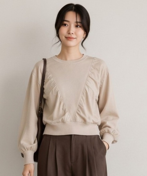 Human 2nd Occasion(ヒューマンセカンドオケージョン)の「異素材ドッキングギャザープルオーバー(Tシャツ/カットソー・レディース・ベージュ系その他/ブラック・FREE)」の1枚目の写真
